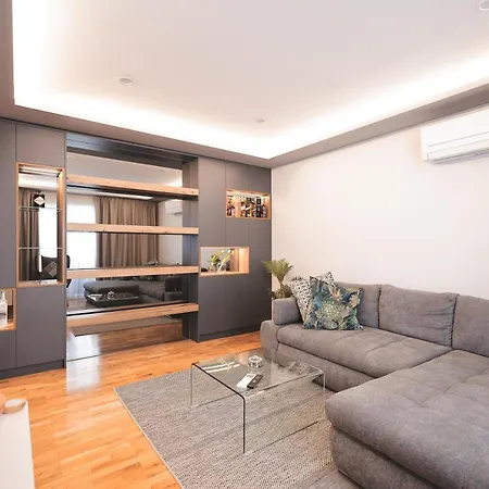 Todi With Private Heated Pool & Wellness זאדאר