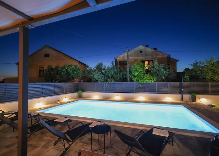 Todi וילה זאדאר