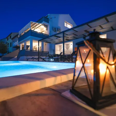 Villa Todi With Private Heated Pool & Wellness Zadar